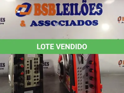 LOTE 333 - 02 CAIXAS DE SOM BLUETOOTH COM AVARIAS.  (NO ESTADO, LEILÃO NÃO TEM GARANTIA E NEM DEVOLUÇÃO, SUJEITO A POSSÍVEIS AVARIAS VISÍVEIS/OCULTAS E/OU AUSÊNCIA DE COMPONENTES).