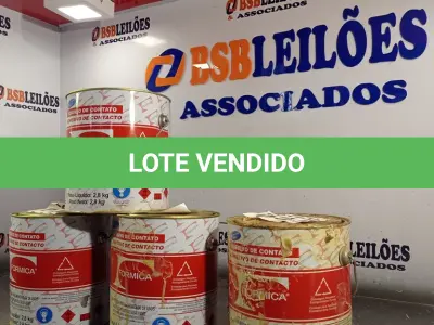 LOTE 027 - 04 - LATAS ADESIVO DE CONTATO FORMICA (NO ESTADO, NÃO SABEMOS SE FUNCIONA. LEILÃO NÃO TEM GARANTIA E NEM DEVOLUÇÃO, SUJEITO A POSSÍVEIS AVARIAS VISÍVEIS/OCULTAS E/OU AUSÊNCIA DE COMPONENTES)
