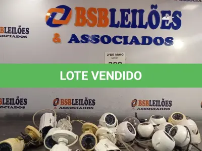 LOTE 399 - 01 LOTE COM VÁRIAS CÂMERAS DE SEGURANÇA. (NO ESTADO, LEILÃO NÃO TEM GARANTIA E NEM DEVOLUÇÃO, SUJEITO A POSSÍVEIS AVARIAS VISÍVEIS/OCULTAS E/OU AUSÊNCIA DE COMPONENTES).