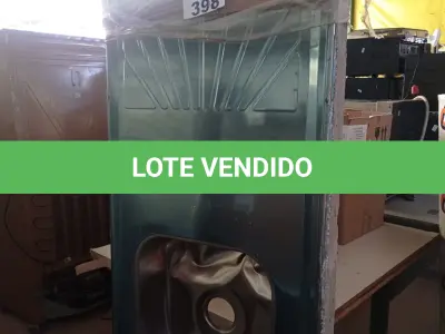 LOTE 398 - 01 PIA EM AÇO INOX CIMENTADA COM 01 CUBA MEDINDO 1,50X0,53CM. (NO ESTADO, LEILÃO NÃO TEM GARANTIA E NEM DEVOLUÇÃO, SUJEITO A POSSÍVEIS AVARIAS VISÍVEIS/OCULTAS E/OU AUSÊNCIA DE COMPONENTES).