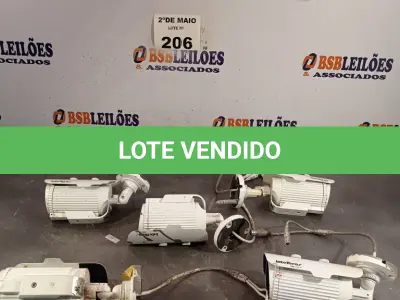 LOTE 206 - 01 LOTE COM VÁRIAS CÂMERAS DE SEGURANÇA. (NO ESTADO, LEILÃO NÃO TEM GARANTIA E NEM DEVOLUÇÃO, SUJEITO A POSSÍVEIS AVARIAS VISÍVEIS/OCULTAS E/OU AUSÊNCIA DE COMPONENTES).