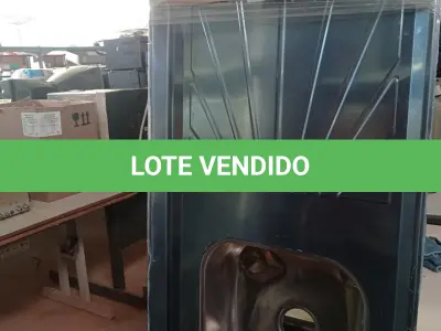 LOTE 307 - 01 PIA EM AÇO INOX CIMENTADA COM 01 CUBA MEDINDO 1,50X0,53CM. (NO ESTADO, LEILÃO NÃO TEM GARANTIA E NEM DEVOLUÇÃO, SUJEITO A POSSÍVEIS AVARIAS VISÍVEIS/OCULTAS E/OU AUSÊNCIA DE COMPONENTES).