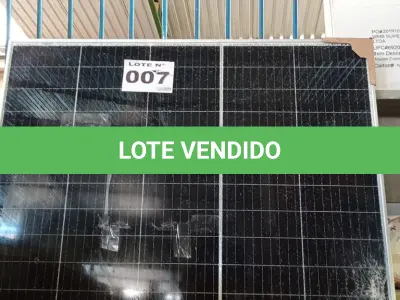 LOTE 007 - 01 – PLACA ENERGIA SOLAR (NO ESTADO, NÃO SABEMOS SE FUNCIONA. LEILÃO NÃO TEM GARANTIA E NEM DEVOLUÇÃO, SUJEITO A POSSÍVEIS AVARIAS VISÍVEIS/OCULTAS E/OU AUSÊNCIA DE COMPONENTES)