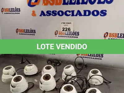 LOTE 226 - 01 LOTE COM VÁRIAS CÂMERAS DE SEGURANÇA. (NO ESTADO, LEILÃO NÃO TEM GARANTIA E NEM DEVOLUÇÃO, SUJEITO A POSSÍVEIS AVARIAS VISÍVEIS/OCULTAS E/OU AUSÊNCIA DE COMPONENTES).
