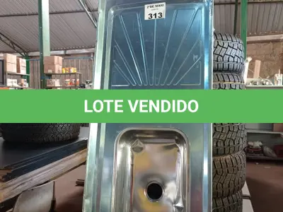 LOTE 313 - 01 PIA EM AÇO INOX CIMENTADA COM 01 CUBA MEDINDO 2,00X0,53CM. (NO ESTADO, LEILÃO NÃO TEM GARANTIA E NEM DEVOLUÇÃO, SUJEITO A POSSÍVEIS AVARIAS VISÍVEIS/OCULTAS E/OU AUSÊNCIA DE COMPONENTES).
