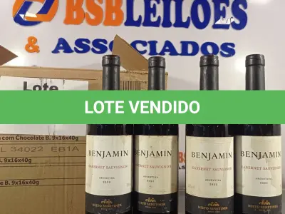 LOTE 278 - 04 – GARRAFAS DE VINHO 750ML (NO ESTADO, NÃO SABEMOS SE FUNCIONA. LEILÃO NÃO TEM GARANTIA E NEM DEVOLUÇÃO, SUJEITO A POSSÍVEIS AVARIAS VISÍVEIS/OCULTAS E/OU AUSÊNCIA DE COMPONENTES)