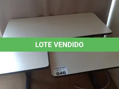 LOTE 046 - 01 MESA PARA COMPUTADOR (NO ESTADO, NÃO SABEMOS SE FUNCIONA. LEILÃO NÃO TEM GARANTIA E NEM DEVOLUÇÃO).