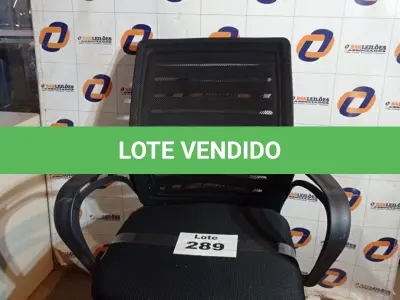 LOTE 289 - 01 – CADEIRA ESCRITÓRIO (NO ESTADO, NÃO SABEMOS SE FUNCIONA. LEILÃO NÃO TEM GARANTIA E NEM DEVOLUÇÃO, SUJEITO A POSSÍVEIS AVARIAS VISÍVEIS/OCULTAS E/OU AUSÊNCIA DE COMPONENTES)