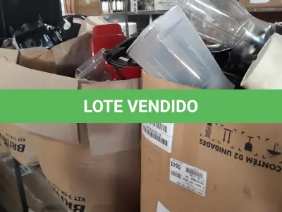 LOTE 282 - 01 BASES E COPOS DE LIQUIDIFICADORES DIVERSOS (NO ESTADO, NÃO SABEMOS SE FUNCIONA. LEILÃO NÃO TEM GARANTIA E NEM DEVOLUÇÃO, SUJEITO A POSSÍVEIS AVARIAS VISÍVEIS/OCULTAS E/OU AUSÊNCIA DE COMPONENTES)