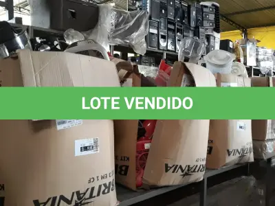 LOTE 282 - 01 BASES E COPOS DE LIQUIDIFICADORES DIVERSOS (NO ESTADO, NÃO SABEMOS SE FUNCIONA. LEILÃO NÃO TEM GARANTIA E NEM DEVOLUÇÃO, SUJEITO A POSSÍVEIS AVARIAS VISÍVEIS/OCULTAS E/OU AUSÊNCIA DE COMPONENTES)