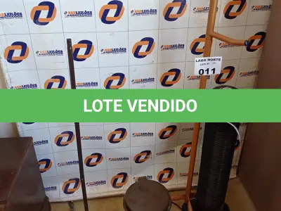 LOTE 011 - LOTE COM CABIDEIRO, VENTILADOR DE COLUNA, LIXEIRA (NO ESTADO, NÃO SABEMOS SE FUNCIONA. LEILÃO NÃO TEM GARANTIA E NEM DEVOLUÇÃO).