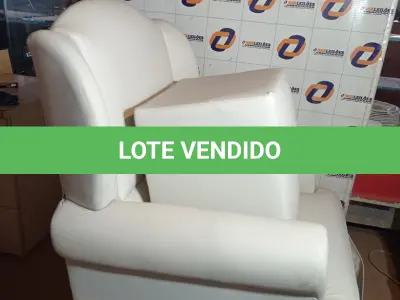 LOTE 275 - 01 - POLTRONA AMAMENTAÇÃO SABRINA BALANÇO + PUFF GRÃO DE GENTE (NO ESTADO, NÃO SABEMOS SE FUNCIONA. LEILÃO NÃO TEM GARANTIA E NEM DEVOLUÇÃO, SUJEITO A POSSÍVEIS AVARIAS VISÍVEIS/OCULTAS E/OU AUSÊNCIA DE COMPONENTES)