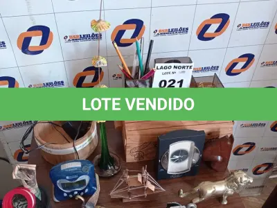 LOTE 021 - 01 LOTE COM UTENSÍLIOS PARA DECORAÇÃO DIVERSOS (NO ESTADO, NÃO SABEMOS SE FUNCIONA. LEILÃO NÃO TEM GARANTIA E NEM DEVOLUÇÃO).