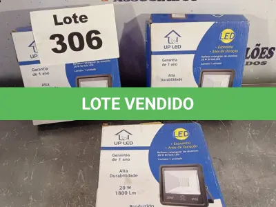 LOTE 306 - 03 - REFLETORES LED 20W (NO ESTADO, NÃO SABEMOS SE FUNCIONA. LEILÃO NÃO TEM GARANTIA E NEM DEVOLUÇÃO, SUJEITO A POSSÍVEIS AVARIAS VISÍVEIS/OCULTAS E/OU AUSÊNCIA DE COMPONENTES)