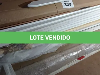 LOTE 329 - 01 LOTE DE MADEIRAS DIVERSAS (NO ESTADO, NÃO SABEMOS SE FUNCIONA. LEILÃO NÃO TEM GARANTIA E NEM DEVOLUÇÃO, SUJEITO A POSSÍVEIS AVARIAS VISÍVEIS/OCULTAS E/OU AUSÊNCIA DE COMPONENTES)
