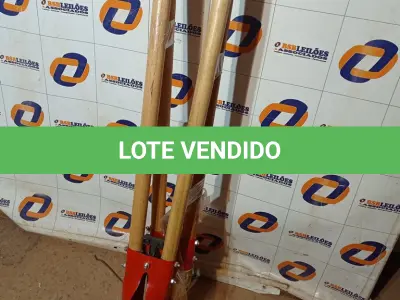 LOTE 256 - 02 - CAVADEIRAS ARTICULADA COM CABO 120CM TRAMONTINA (NO ESTADO, NÃO SABEMOS SE FUNCIONA. LEILÃO NÃO TEM GARANTIA E NEM DEVOLUÇÃO, SUJEITO A POSSÍVEIS AVARIAS VISÍVEIS/OCULTAS E/OU AUSÊNCIA DE COMPONENTES)