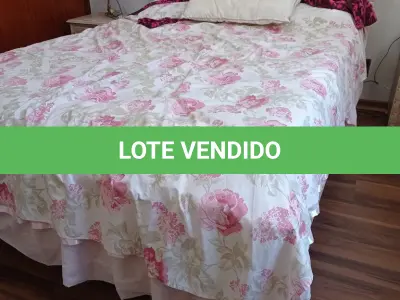 LOTE 003 - 01 CAMA EM MADEIRA ANTIGA COM COLCHÃO DE CASAL (NO ESTADO, NÃO SABEMOS SE FUNCIONA. LEILÃO NÃO TEM GARANTIA E NEM DEVOLUÇÃO).
