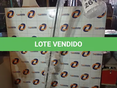 LOTE 261 - 01 - COLUNA PIPE DOURADO E PRETO (D)12CM (A)139CM 1XE14 40W - ME003 - BELLA ILUMINAÇÃO (NO ESTADO, NÃO SABEMOS SE FUNCIONA. LEILÃO NÃO TEM GARANTIA E NEM DEVOLUÇÃO, SUJEITO A POSSÍVEIS AVARIAS VISÍVEIS/OCULTAS E/OU AUSÊNCIA DE COMPONENTES)