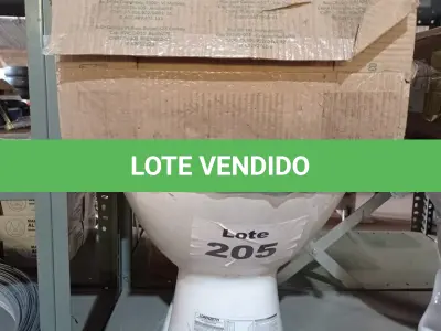 LOTE 205 - 01 - VASO SANITÁRIO COM CAIXA ACOPLADA CELITE (NO ESTADO, NÃO SABEMOS SE FUNCIONA. LEILÃO NÃO TEM GARANTIA E NEM DEVOLUÇÃO, SUJEITO A POSSÍVEIS AVARIAS VISÍVEIS/OCULTAS E/OU AUSÊNCIA DE COMPONENTES)