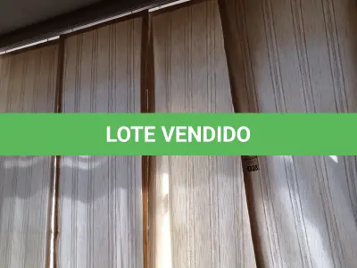 LOTE 028 - 01 LOTE COM CORTINA (NO ESTADO, NÃO SABEMOS SE FUNCIONA. LEILÃO NÃO TEM GARANTIA E NEM DEVOLUÇÃO).