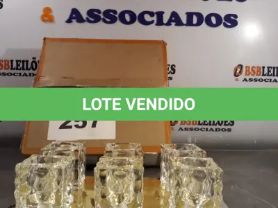 LOTE 257 - 01 - PLAFON FROST 328X222 6 LUZES LÂMPADA G9 BRONZEARTE (NO ESTADO, NÃO SABEMOS SE FUNCIONA. LEILÃO NÃO TEM GARANTIA E NEM DEVOLUÇÃO, SUJEITO A POSSÍVEIS AVARIAS VISÍVEIS/OCULTAS E/OU AUSÊNCIA DE COMPONENTES)