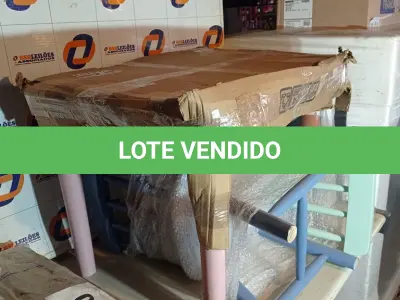 LOTE 074 - 01 - MESA INFANTIL MARIAH EM MADEIRA E 2 CADEIRAS (NO ESTADO, NÃO SABEMOS SE FUNCIONA. LEILÃO NÃO TEM GARANTIA E NEM DEVOLUÇÃO, SUJEITO A POSSÍVEIS AVARIAS VISÍVEIS/OCULTAS E/OU AUSÊNCIA DE COMPONENTES)