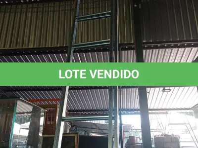 LOTE 249 - 01 - ESCADA EXTENSIVA 10 DEGRAUS (NO ESTADO, NÃO SABEMOS SE FUNCIONA. LEILÃO NÃO TEM GARANTIA E NEM DEVOLUÇÃO, SUJEITO A POSSÍVEIS AVARIAS VISÍVEIS/OCULTAS E/OU AUSÊNCIA DE COMPONENTES)