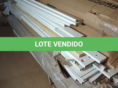 LOTE 329 - 01 LOTE DE MADEIRAS DIVERSAS (NO ESTADO, NÃO SABEMOS SE FUNCIONA. LEILÃO NÃO TEM GARANTIA E NEM DEVOLUÇÃO, SUJEITO A POSSÍVEIS AVARIAS VISÍVEIS/OCULTAS E/OU AUSÊNCIA DE COMPONENTES)