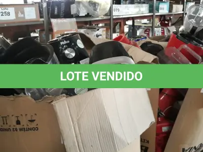 LOTE 282 - 01 BASES E COPOS DE LIQUIDIFICADORES DIVERSOS (NO ESTADO, NÃO SABEMOS SE FUNCIONA. LEILÃO NÃO TEM GARANTIA E NEM DEVOLUÇÃO, SUJEITO A POSSÍVEIS AVARIAS VISÍVEIS/OCULTAS E/OU AUSÊNCIA DE COMPONENTES)