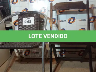 LOTE 248 - 02 – CADEIRAS (NO ESTADO, NÃO SABEMOS SE FUNCIONA. LEILÃO NÃO TEM GARANTIA E NEM DEVOLUÇÃO, SUJEITO A POSSÍVEIS AVARIAS VISÍVEIS/OCULTAS E/OU AUSÊNCIA DE COMPONENTES)