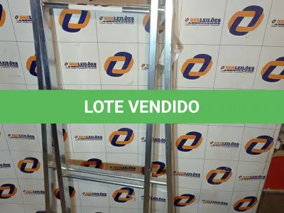 LOTE 249 - 01 - ESCADA EXTENSIVA 10 DEGRAUS (NO ESTADO, NÃO SABEMOS SE FUNCIONA. LEILÃO NÃO TEM GARANTIA E NEM DEVOLUÇÃO, SUJEITO A POSSÍVEIS AVARIAS VISÍVEIS/OCULTAS E/OU AUSÊNCIA DE COMPONENTES)