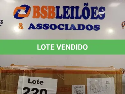 LOTE 220 - 01 - PLAFON INOX 3 LUZES 38,9X12,5CM FROST BRONZEARTE (NO ESTADO, NÃO SABEMOS SE FUNCIONA. LEILÃO NÃO TEM GARANTIA E NEM DEVOLUÇÃO, SUJEITO A POSSÍVEIS AVARIAS VISÍVEIS/OCULTAS E/OU AUSÊNCIA DE COMPONENTES)