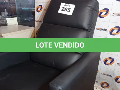LOTE 285 - 01 - POLTRONA RECLINÁVEL TURIN (NO ESTADO, NÃO SABEMOS SE FUNCIONA. LEILÃO NÃO TEM GARANTIA E NEM DEVOLUÇÃO, SUJEITO A POSSÍVEIS AVARIAS VISÍVEIS/OCULTAS E/OU AUSÊNCIA DE COMPONENTES)