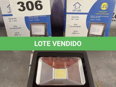 LOTE 306 - 03 - REFLETORES LED 20W (NO ESTADO, NÃO SABEMOS SE FUNCIONA. LEILÃO NÃO TEM GARANTIA E NEM DEVOLUÇÃO, SUJEITO A POSSÍVEIS AVARIAS VISÍVEIS/OCULTAS E/OU AUSÊNCIA DE COMPONENTES)