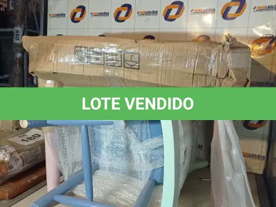 LOTE 074 - 01 - MESA INFANTIL MARIAH EM MADEIRA E 2 CADEIRAS (NO ESTADO, NÃO SABEMOS SE FUNCIONA. LEILÃO NÃO TEM GARANTIA E NEM DEVOLUÇÃO, SUJEITO A POSSÍVEIS AVARIAS VISÍVEIS/OCULTAS E/OU AUSÊNCIA DE COMPONENTES)