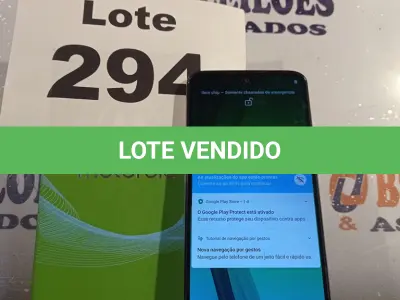 LOTE 294 - 01 - SMARTPHONE MOTOROLA MOTO G7 64GB (NO ESTADO, NÃO SABEMOS SE FUNCIONA. LEILÃO NÃO TEM GARANTIA E NEM DEVOLUÇÃO, SUJEITO A POSSÍVEIS AVARIAS VISÍVEIS/OCULTAS E/OU AUSÊNCIA DE COMPONENTES)
