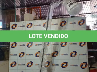 LOTE 261 - 01 - COLUNA PIPE DOURADO E PRETO (D)12CM (A)139CM 1XE14 40W - ME003 - BELLA ILUMINAÇÃO (NO ESTADO, NÃO SABEMOS SE FUNCIONA. LEILÃO NÃO TEM GARANTIA E NEM DEVOLUÇÃO, SUJEITO A POSSÍVEIS AVARIAS VISÍVEIS/OCULTAS E/OU AUSÊNCIA DE COMPONENTES)