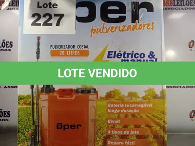 LOTE 227 - 01 - PULVERIZADOR COSTAL ELÉTRICO/MANUAL 20 LITROS (NO ESTADO, NÃO SABEMOS SE FUNCIONA. LEILÃO NÃO TEM GARANTIA E NEM DEVOLUÇÃO, SUJEITO A POSSÍVEIS AVARIAS VISÍVEIS/OCULTAS E/OU AUSÊNCIA DE COMPONENTES)