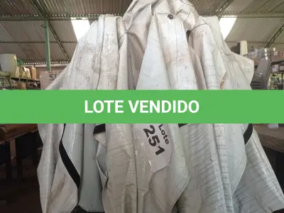 LOTE 251 - 01 – TENDA SANFONADA 3X4,50 MT (NO ESTADO, NÃO SABEMOS SE FUNCIONA. LEILÃO NÃO TEM GARANTIA E NEM DEVOLUÇÃO, SUJEITO A POSSÍVEIS AVARIAS VISÍVEIS/OCULTAS E/OU AUSÊNCIA DE COMPONENTES)