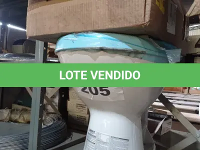 LOTE 205 - 01 - VASO SANITÁRIO COM CAIXA ACOPLADA CELITE (NO ESTADO, NÃO SABEMOS SE FUNCIONA. LEILÃO NÃO TEM GARANTIA E NEM DEVOLUÇÃO, SUJEITO A POSSÍVEIS AVARIAS VISÍVEIS/OCULTAS E/OU AUSÊNCIA DE COMPONENTES)