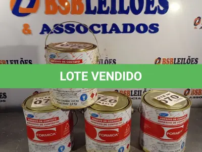 LOTE 070 - 04 - LATAS ADESIVO DE CONTATO FORMICA (NO ESTADO, NÃO SABEMOS SE FUNCIONA. LEILÃO NÃO TEM GARANTIA E NEM DEVOLUÇÃO, SUJEITO A POSSÍVEIS AVARIAS VISÍVEIS/OCULTAS E/OU AUSÊNCIA DE COMPONENTES)