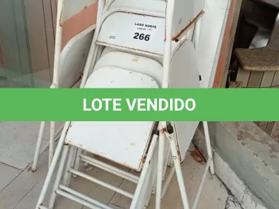 LOTE 266 - 02 MESAS QUADRADAS EM FERRO E 08 CADEIRAS DOBRÁVEIS EM FERRO (NO ESTADO, NÃO SABEMOS SE FUNCIONA. LEILÃO NÃO TEM GARANTIA E NEM DEVOLUÇÃO).