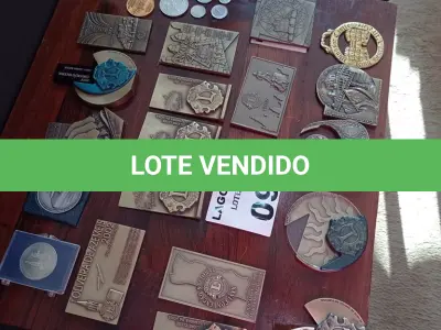 LOTE 097 - 01 LOTE COM MEDALHAS COMEMORATIVAS (NO ESTADO, NÃO SABEMOS SE FUNCIONA. LEILÃO NÃO TEM GARANTIA E NEM DEVOLUÇÃO).