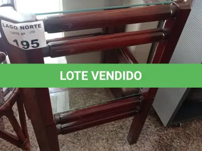 LOTE 195 - 02 MESINHA DE CENTRO QUADRADAS (NO ESTADO, NÃO SABEMOS SE FUNCIONA. LEILÃO NÃO TEM GARANTIA E NEM DEVOLUÇÃO).