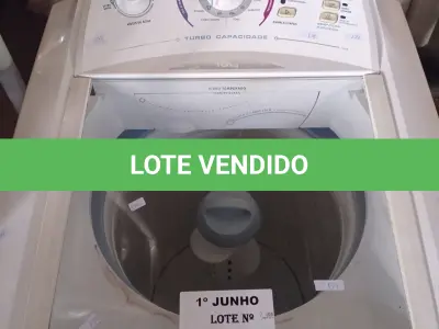 LOTE 002 - 01 MÁQUINA DE LAVAR ROUPAS MARCA ELECTROLUX CAP 10KG 220V. (NO ESTADO, LEILÃO NÃO TEM GARANTIA E NEM DEVOLUÇÃO, SUJEITO A POSSÍVEIS AVARIAS VISÍVEIS/OCULTAS E/OU AUSÊNCIA DE COMPONENTES).