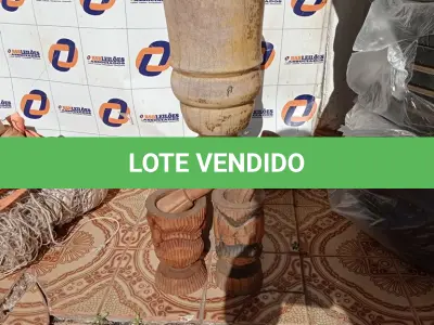 LOTE 256 - 03 PILÕES EM MADEIRA (NO ESTADO, NÃO SABEMOS SE FUNCIONA. LEILÃO NÃO TEM GARANTIA E NEM DEVOLUÇÃO).