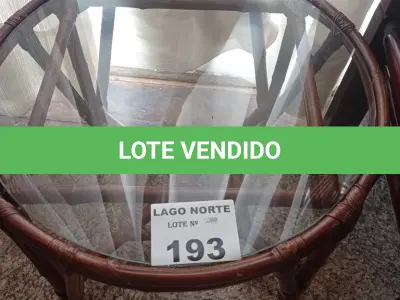 LOTE 193 - 01 MESINHA DE CENTRO REDONDA (NO ESTADO, NÃO SABEMOS SE FUNCIONA. LEILÃO NÃO TEM GARANTIA E NEM DEVOLUÇÃO).