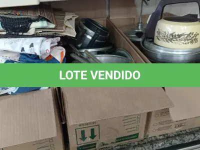 LOTE 167 - 01 LOTE COM UTENSÍLIOS DE COZINHA E PANELAS (NO ESTADO, NÃO SABEMOS SE FUNCIONA. LEILÃO NÃO TEM GARANTIA E NEM DEVOLUÇÃO). 