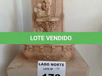 LOTE 173 - 01 FONTE COM COLUNA EM FIBRA (NO ESTADO, NÃO SABEMOS SE FUNCIONA. LEILÃO NÃO TEM GARANTIA E NEM DEVOLUÇÃO).