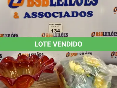 LOTE 134 - 01 FRUTEIRA EM VIDRO (NO ESTADO, NÃO SABEMOS SE FUNCIONA. LEILÃO NÃO TEM GARANTIA E NEM DEVOLUÇÃO).